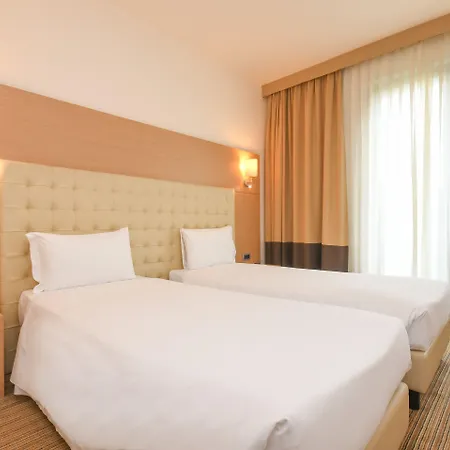 Hotel Th - Parchi Del Garda 4*