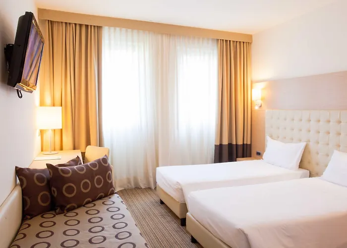 호텔 Th - Parchi Del Garda 4*