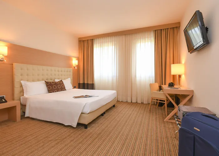 Th - Parchi Del Garda 호텔 4*