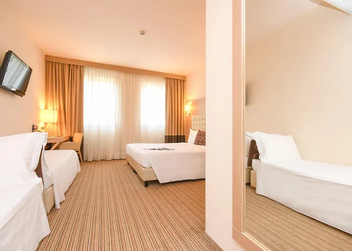 호텔 Th - Parchi Del Garda 4*