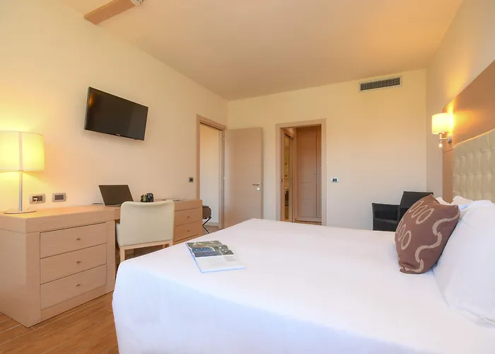 Th - Parchi Del Garda 호텔 라찌제