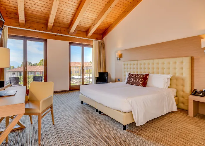 Th - Parchi Del Garda 호텔 라찌제