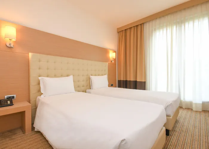 호텔 Th - Parchi Del Garda 4*