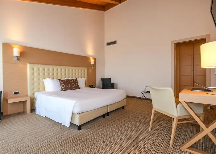 호텔 Th - Parchi Del Garda 라찌제