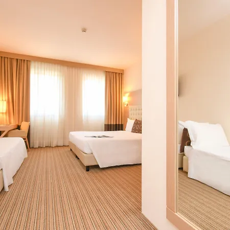 호텔 Th - Parchi Del Garda 4*